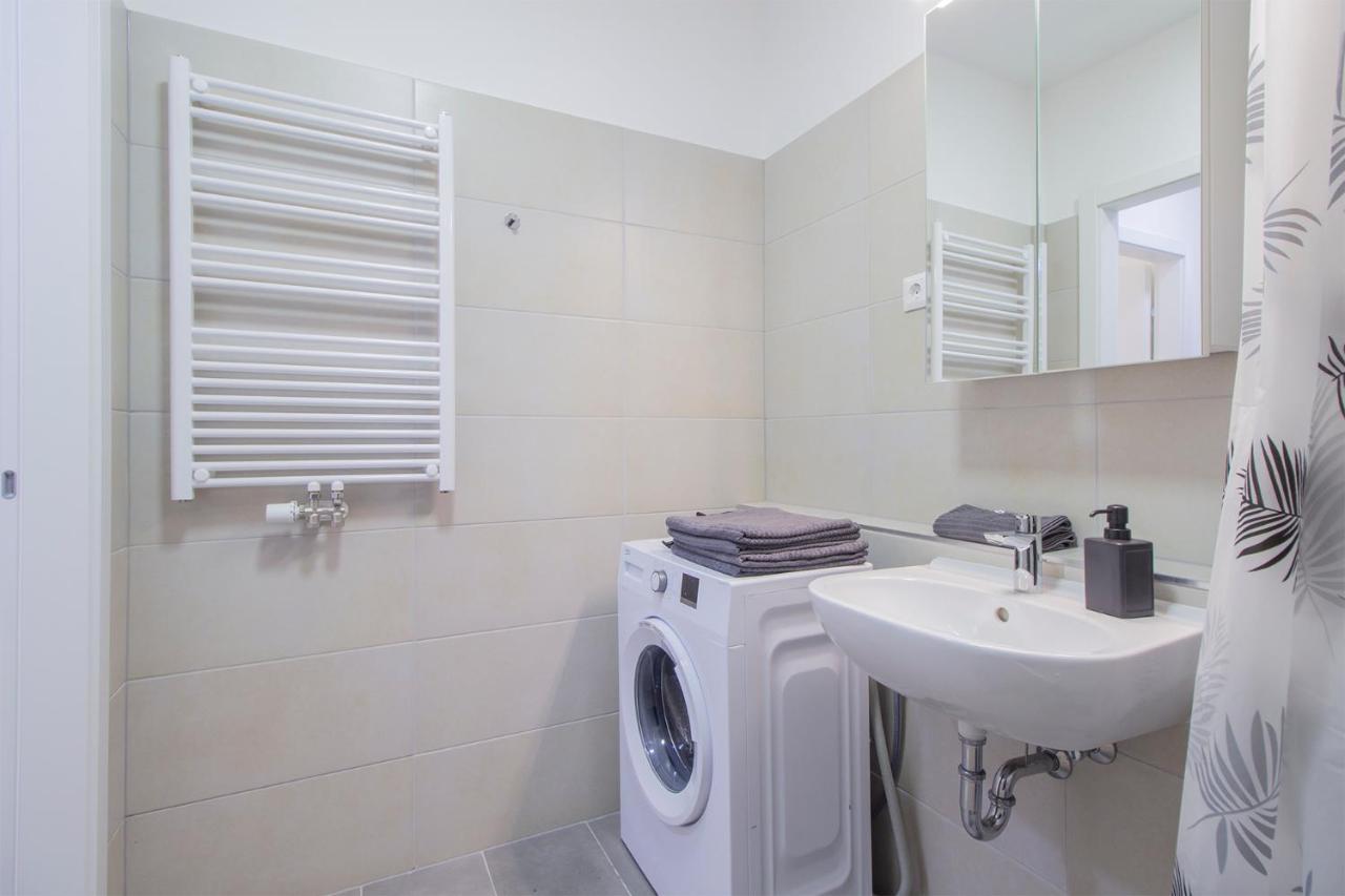 Corvin Modern Two Bedroom Apartment Free Parking Budapeşte Dış mekan fotoğraf
